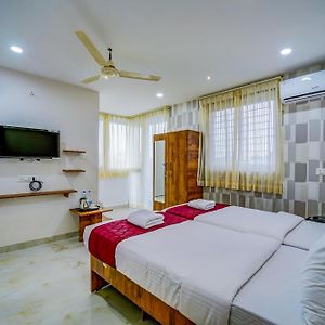 Open Hotel By Olive - The Emerald Inn